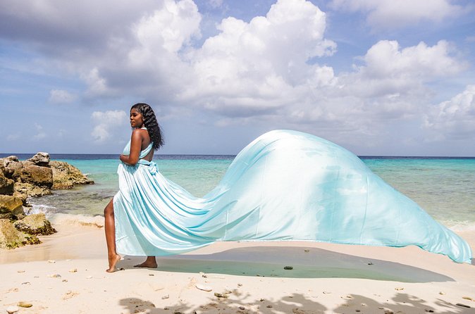 1 Hour Private Flying Dress Photoshoot in Curacao - Who will enjoy this most?