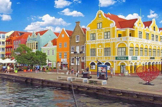 A Taste of Curaçao: City tour, Chobolobo & Mambo Beach Escape - FAQ
