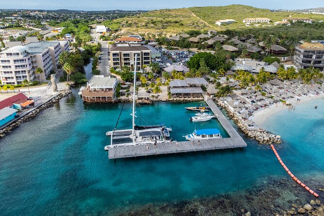 Beach Trip Along The West Coast Of Curacao - Cruising past the pondjesbrug and the West Coast