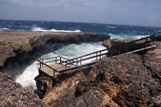 Best of the West: Shete Boka, Flamingos, Kalki Beach and Kenepa” - A fast, scenic route across western Curaçao