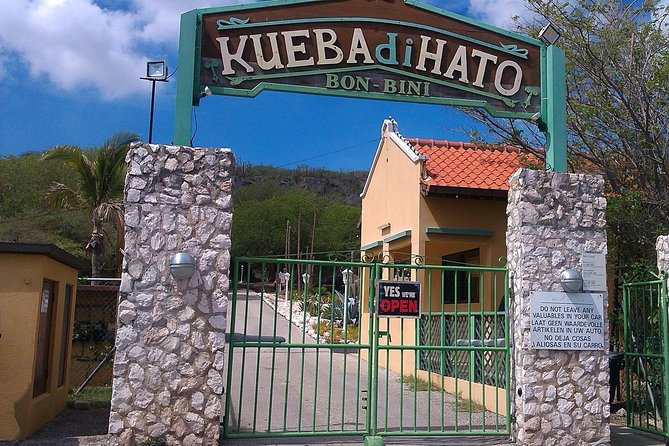 Curacao Beach and Hato Caves Tour - What this five-hour Curaçao tour actually offers