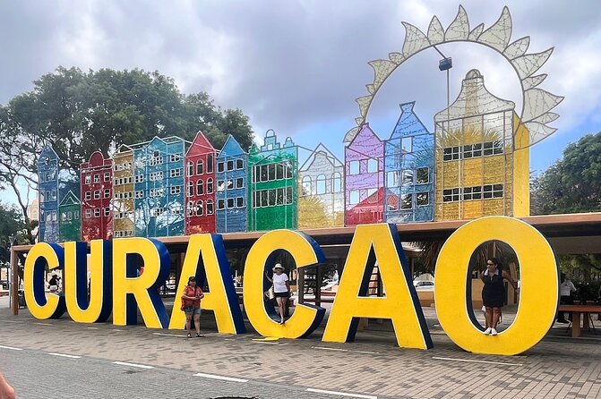 Curaçao Cityscape, Discover her Secret - Scharloo, old homes, and public art