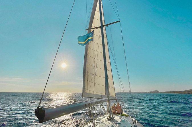 Curacao: Private Boat Tour Half Day - The return sail and final pass through the lagoon