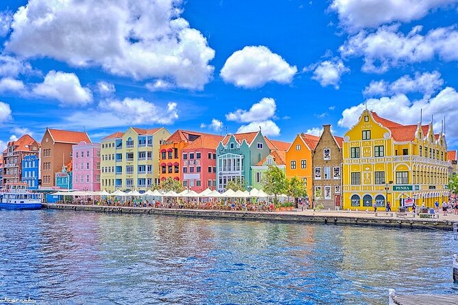 Curacao Willemstad Distilleries and Brewery Tour - Netto Bar and the final Green Rum tasting