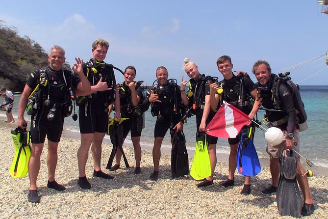 Discover Scuba Dive in Curacao - Reaching the nearby reef