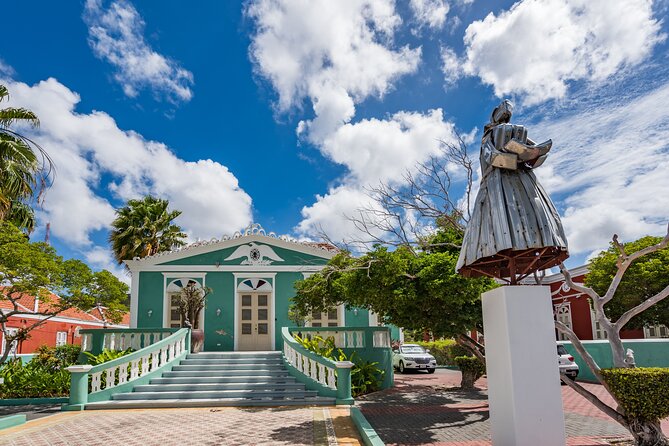 Discover Willemstad & Lunch ( Half day tour) - Willemstad’s old streets, mansions, and market lunch