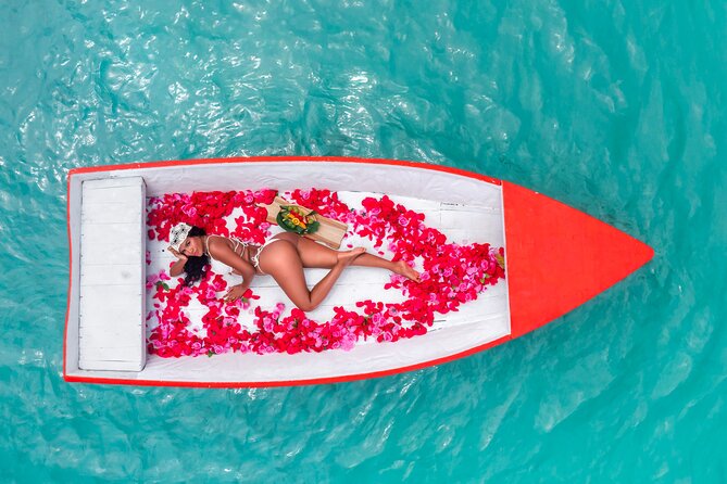 Dushi Boat Drone Photoshoot | Free Champagne | Fruits and Flowers - Key points to know before booking
