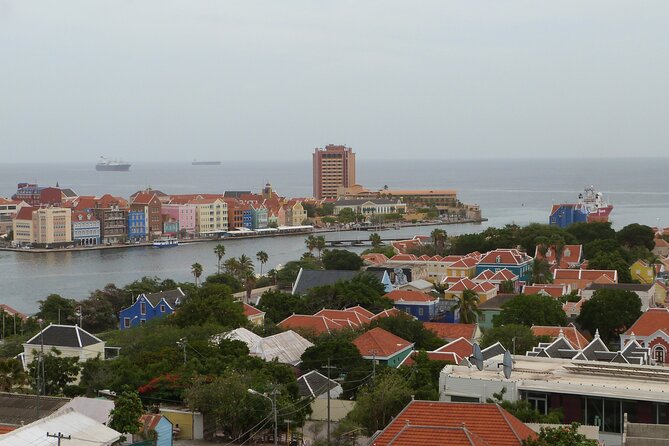Dushi vibes Curaçao Highlights & Beach - Fifteen minutes in Punda for the essential photos