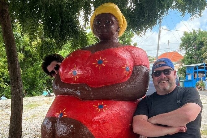 E-Bike Dowtown Tour in Curacao - What the guide adds to the ride