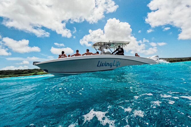 Exclusive 38ft Yacht Charter Experience in Klein Curaçao - Klein Curaçao beach time and open space
