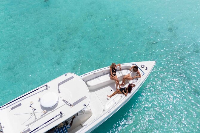 Exclusive 38ft Yacht Charter Experience in Klein Curaçao - Snorkeling with sea turtles