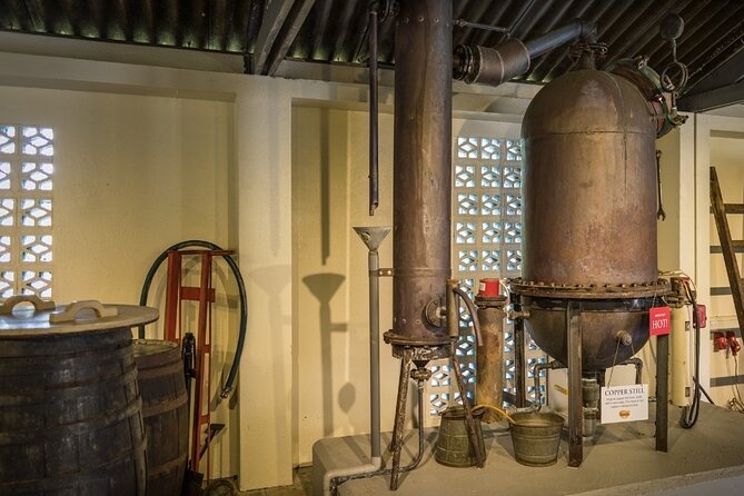 Guided Tour at the Curaçao Liqueur Distillery - Why this little blue bottle matters in Curaçao