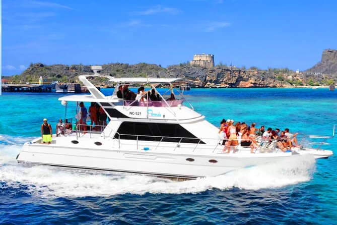 Half day private yacht cruise & snorkel - Cruising through Spanish Water