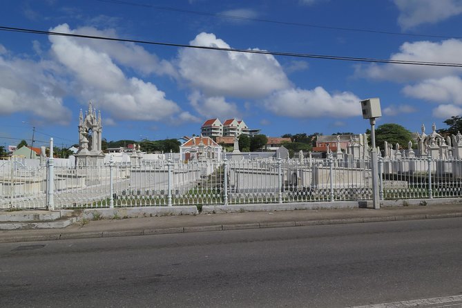 Jewish Heritage of Curacao - Mikvé Israel-Emanuel: the main event