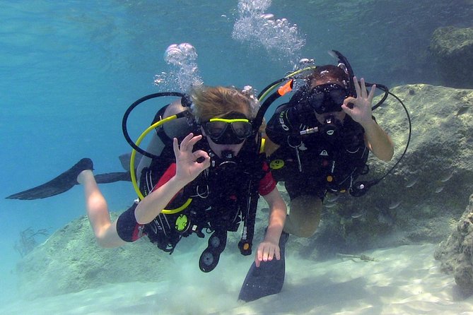 PADI Discover Scuba Dive at Coral Divers Curacao - Moving from practice to the house reef