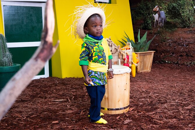 Photoshoot Activity with Traditional Curacao Attire - What happens during the 45-minute session