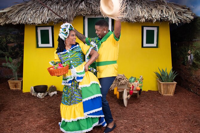 Photoshoot Activity with Traditional Curacao Attire - A thoughtful souvenir from Curaçao