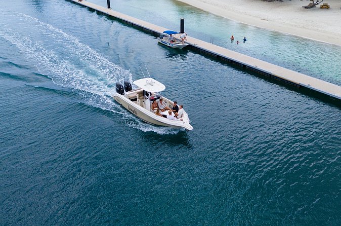 Private Luxury 28ft Boat Trip Coastline Trip Curacao - What is included on the 28-foot boat