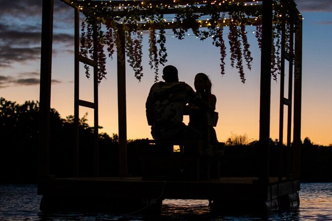 Romantic Floating Picnic Experience - A quiet evening away from Curacao’s shore