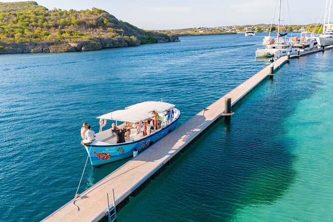 Sightseeing Boat Trip Spanish Water Curacao - Cruising the calm waters of Spanish Water