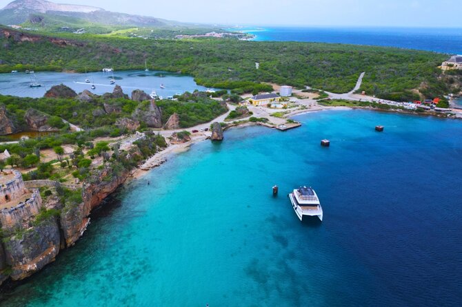 Snorkel Trip on a Catamaran Yacht All Inclusive Experience - Snorkeling along Curaçao’s clear coast