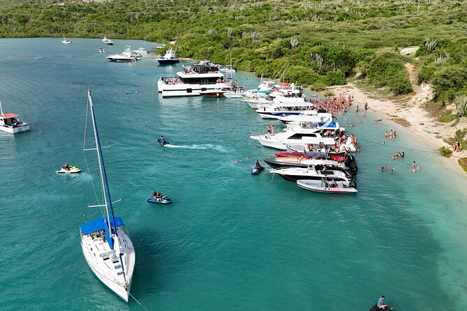 Sunday Boat Festival/Meet up with Dj’s, open bar & snacks - Weather can change the plan
