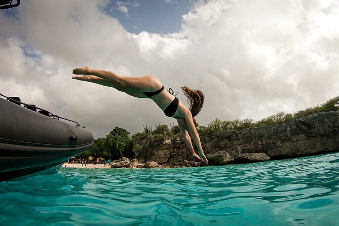 Swim with Turtles at Turtle Bay, Curacao: Boat, Blue Room Cave - Who should book this Curaçao boat trip?