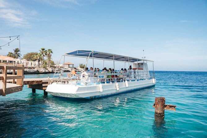 Underwater Seaworld Explorer Experience in Curaçao - Comfort inside the submerged hull